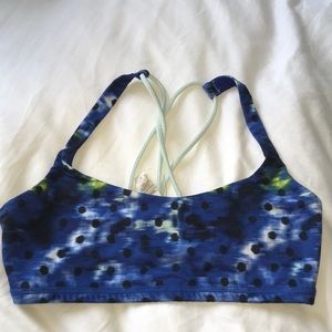 Lululemon size 6 sports bra